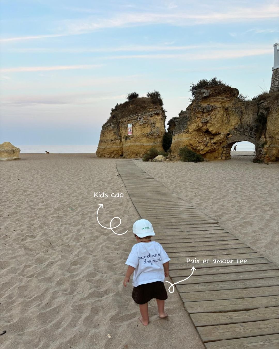 The Paix et Amour Tee