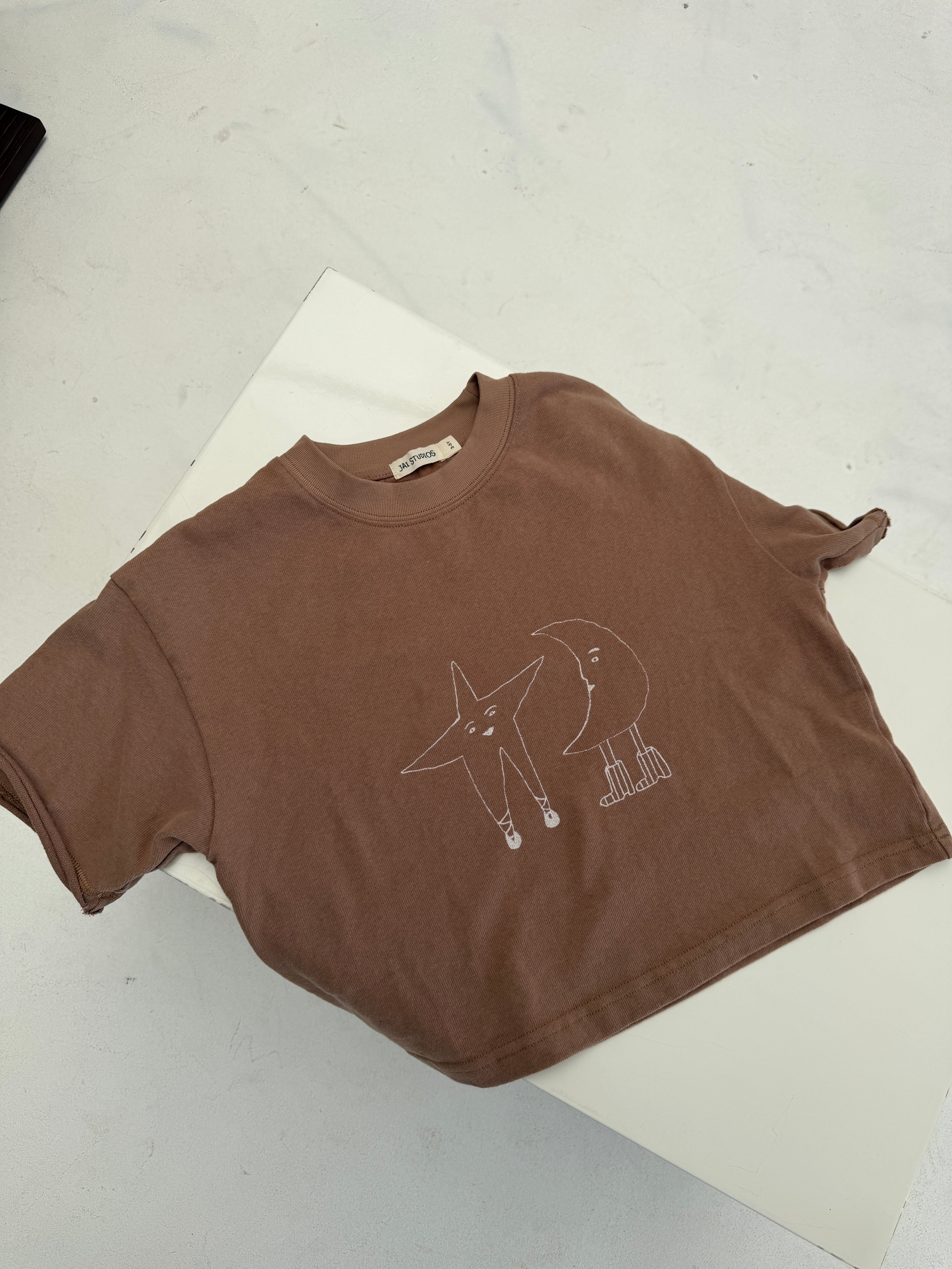 Jai Studios Stella Tee, soft cotton t-shirt in a relaxed fit, featuring a simple, stylish design and comfortable neckline.
